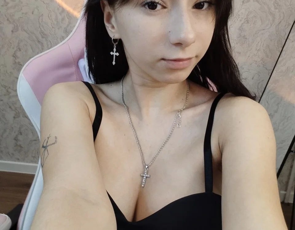 -VictoriaJohnson- Chatroom
