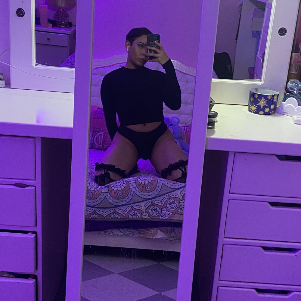-angel-fem Chatroom