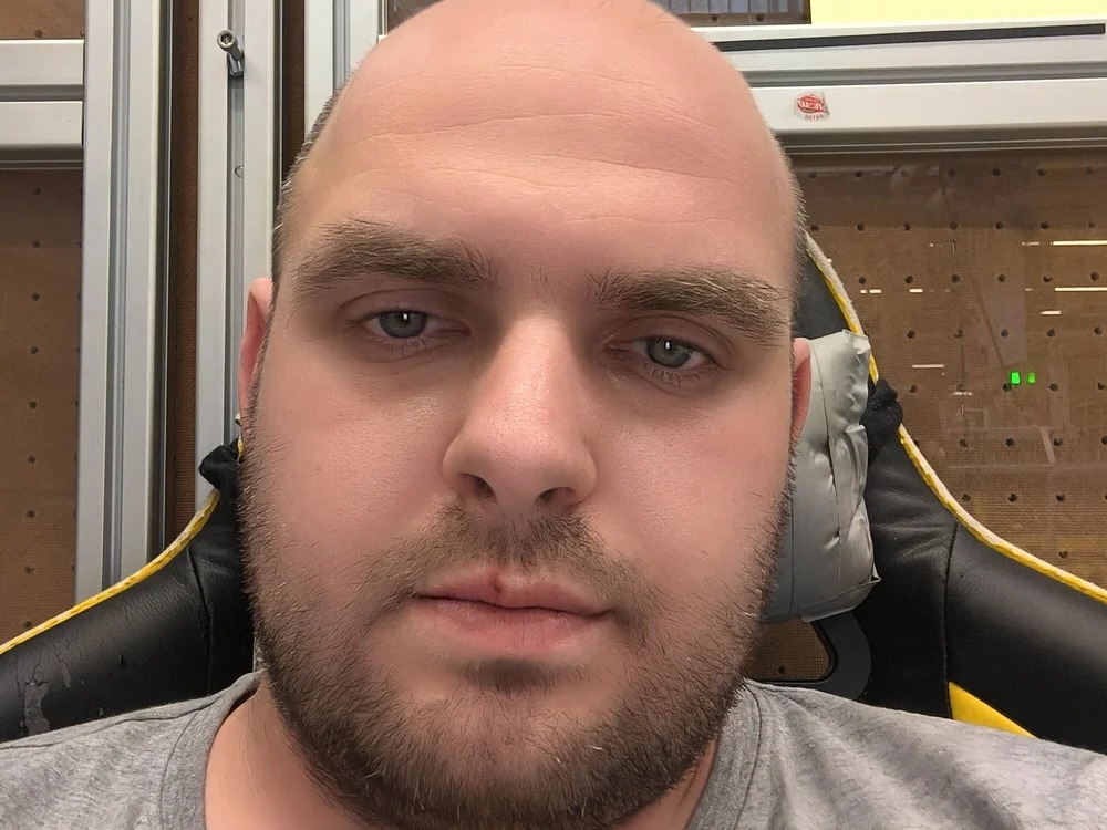 11Chris12 Chatroom