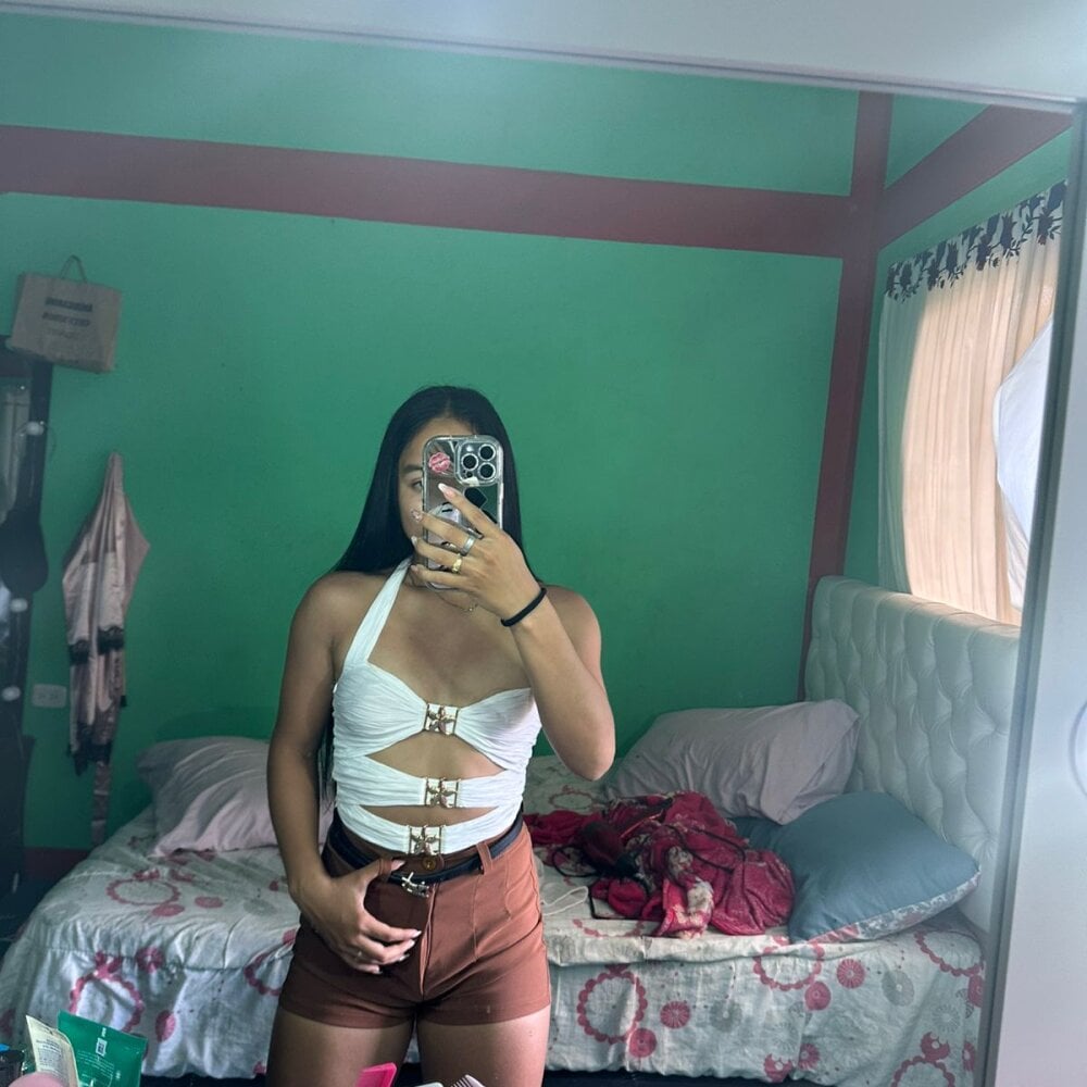 19cutelunadirtysmall Chatroom