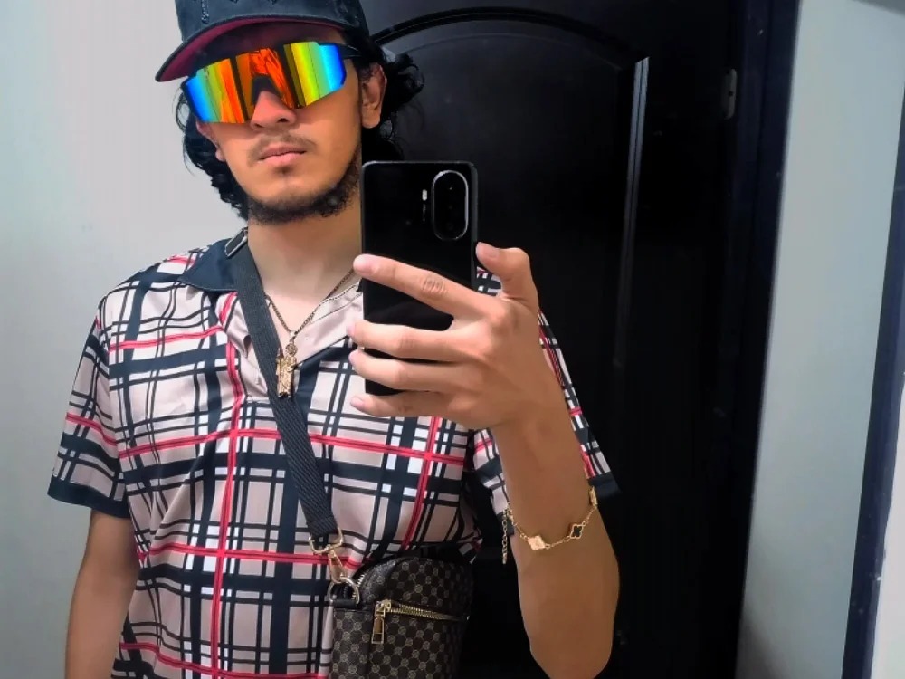 ALEXANDERCHILUDO Chatroom