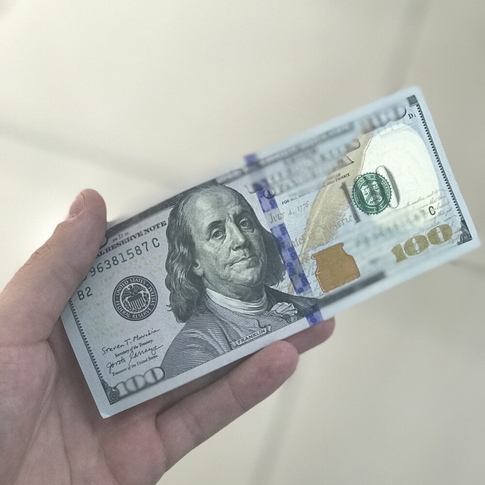 ARTEM_SUCHKOV19 Chatroom