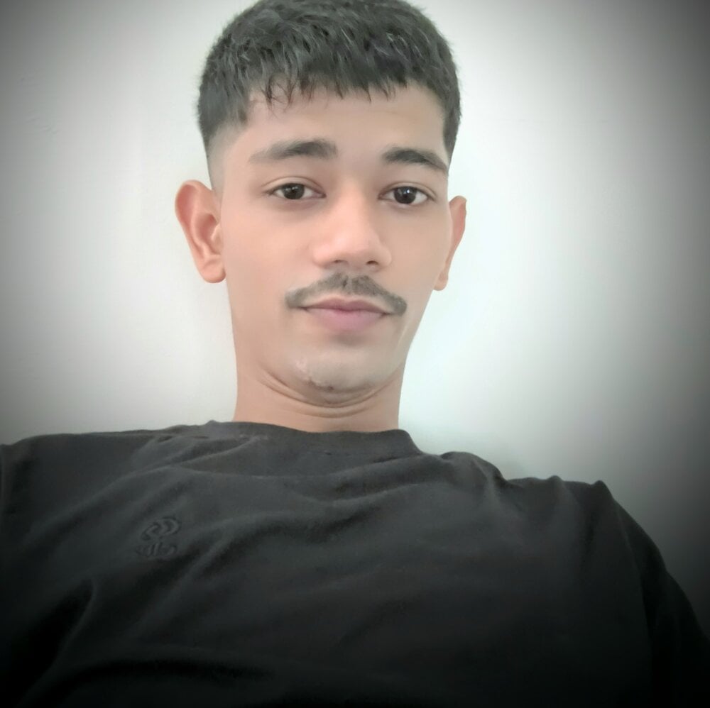 Aadi200210q Webcam Profile Picture Aadi200210q Chatroom