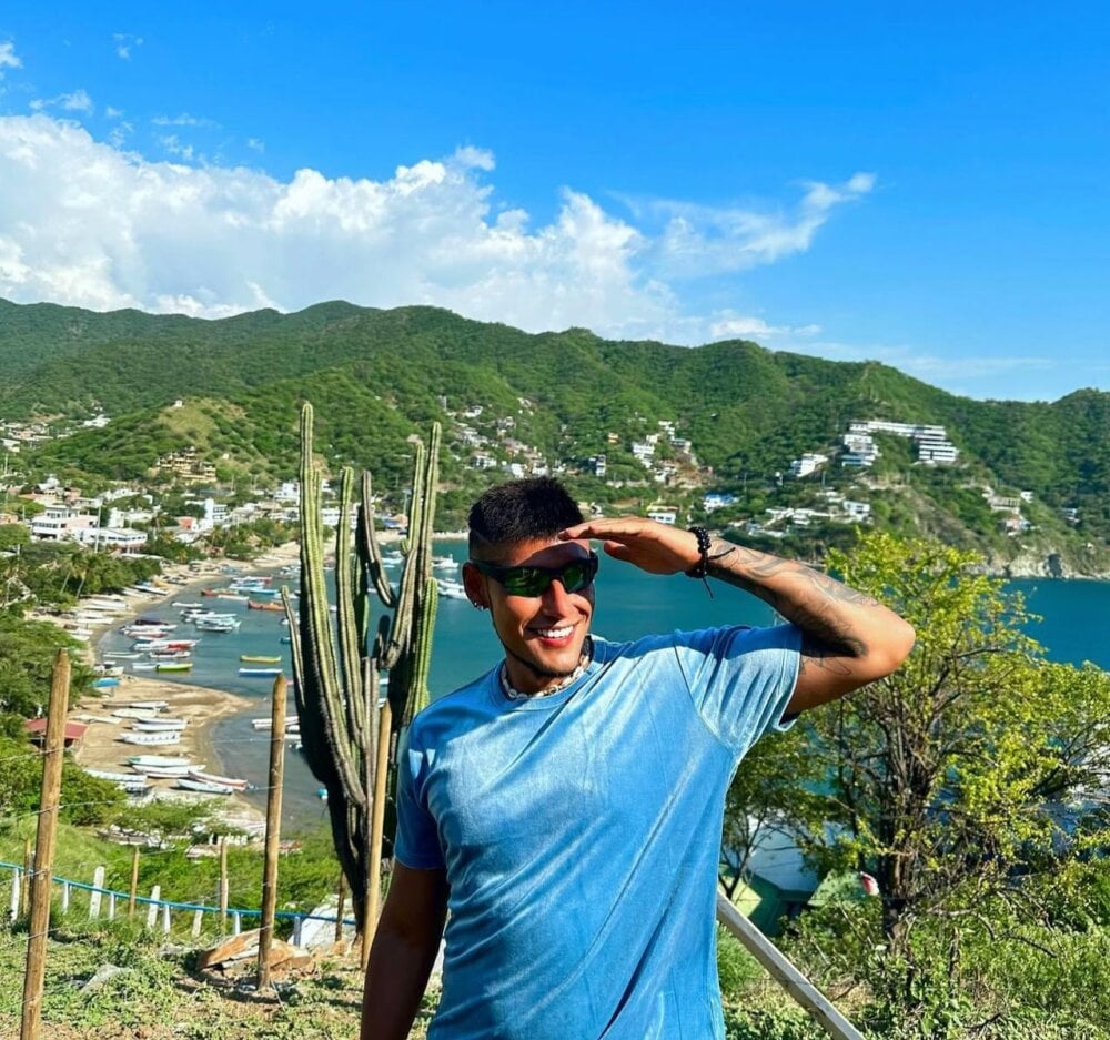 Aaron_bazz2 Chatroom