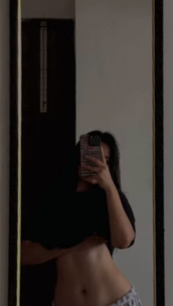 Aashvi_Singha Chatroom