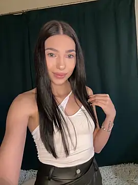 Abella_Whitee Chatroom