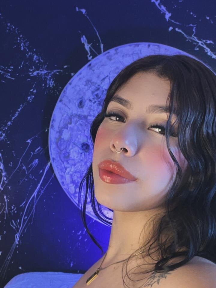 Abigail-Cowem Chatroom