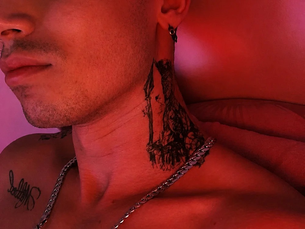 Adam_Skye Chatroom