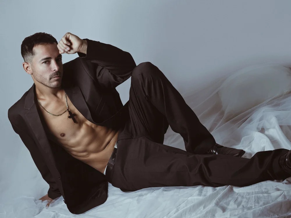 Adams_Sanz Chatroom