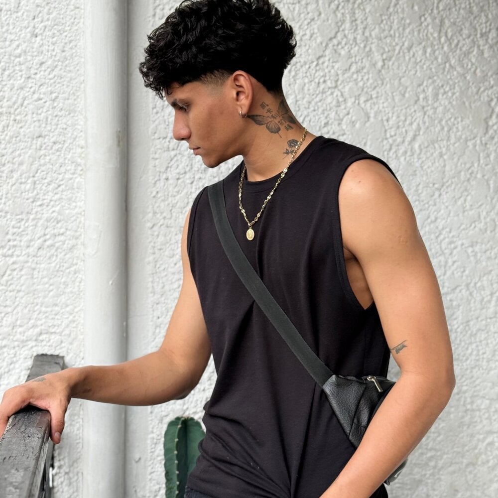 Adan_Oriol Webcam Profile Picture Adan_Oriol Chatroom