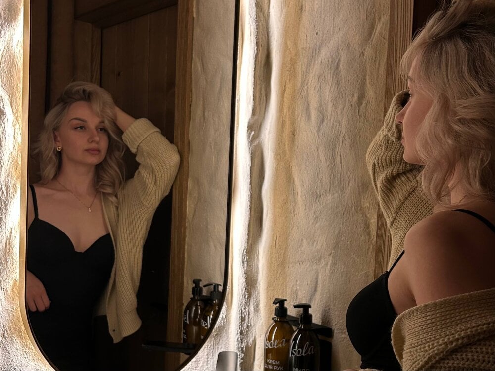 AdeleEverhart Chatroom