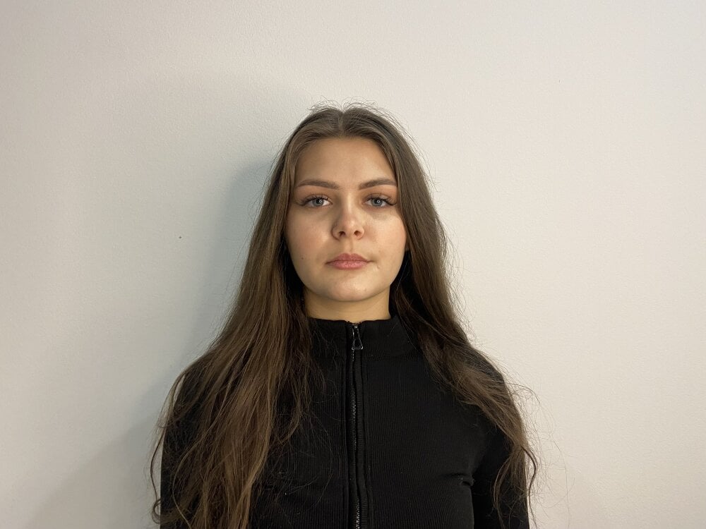 AdelinaIbraham Chatroom