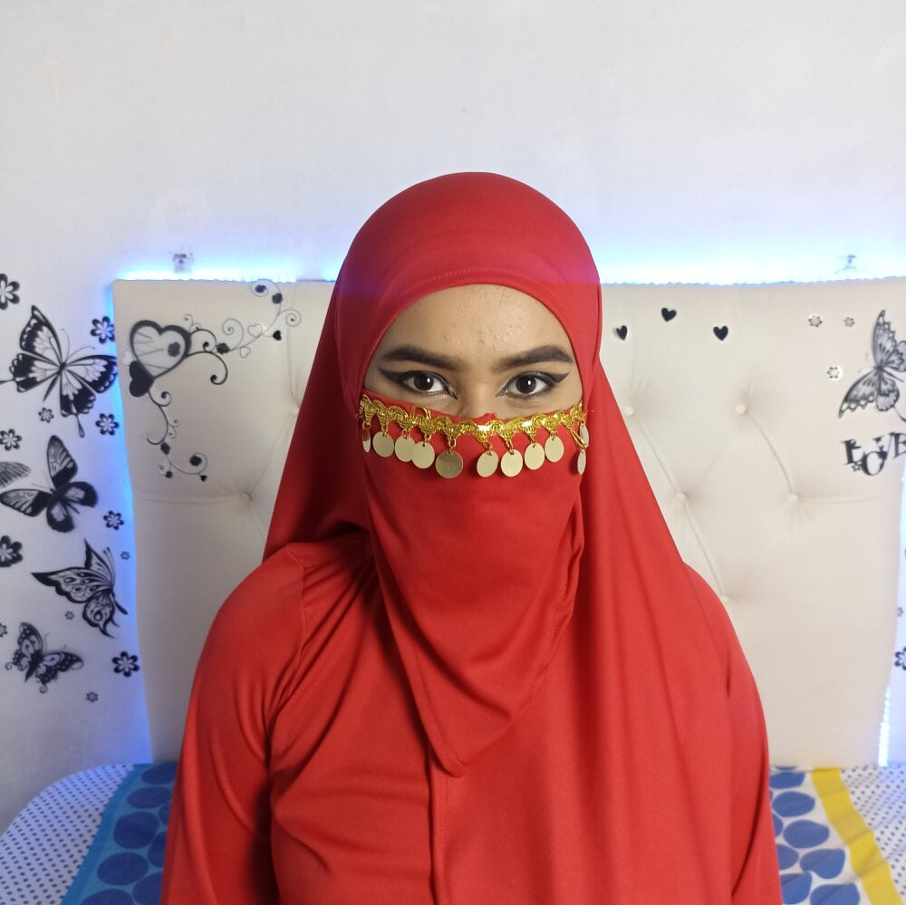 Adila_Hadi Chatroom