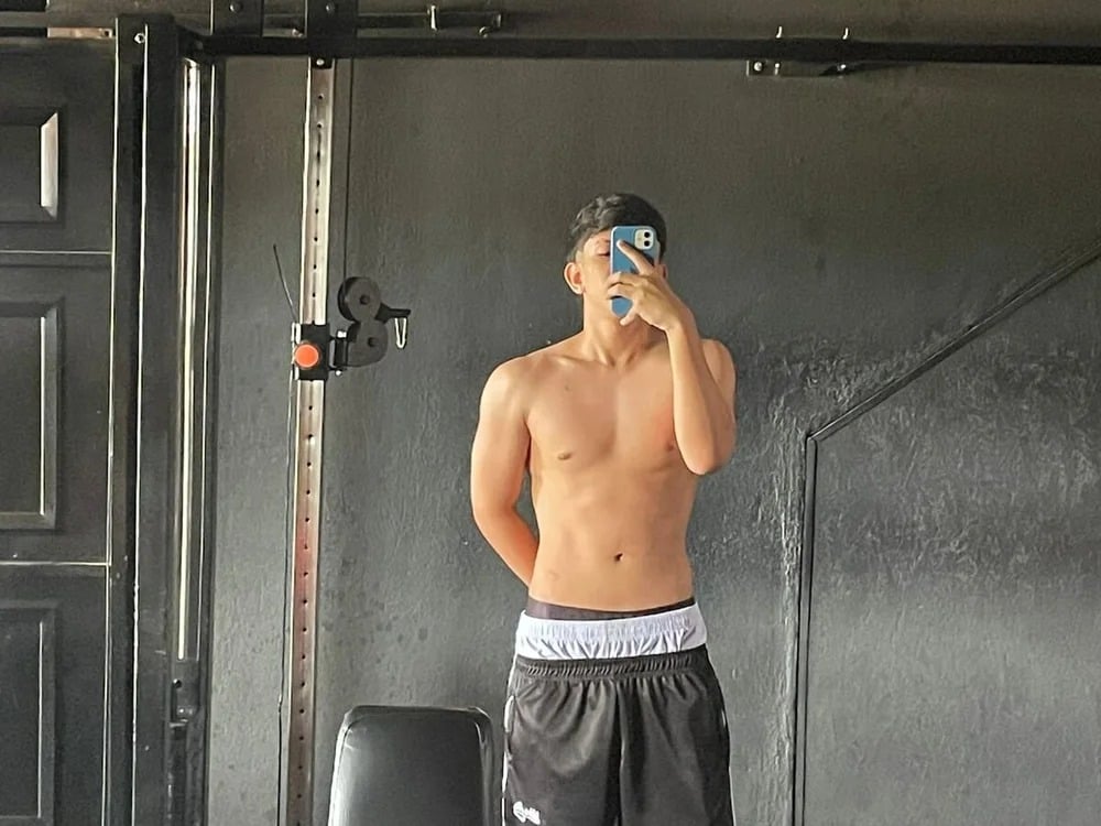 AdrianFranko Chatroom