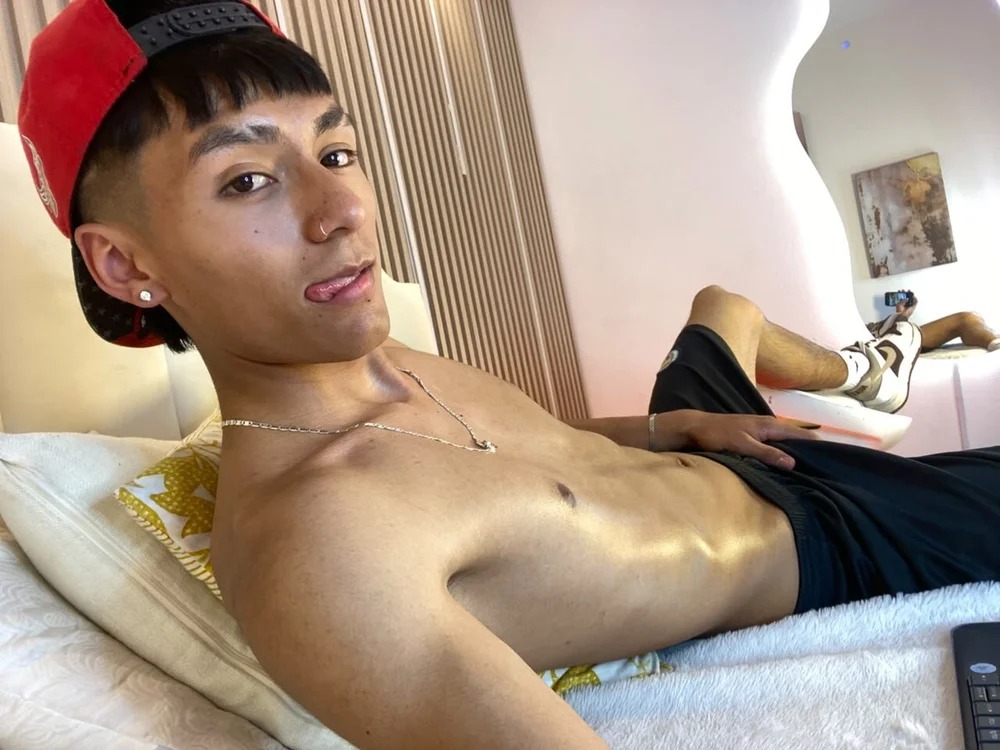 AdrianStark_ Chatroom