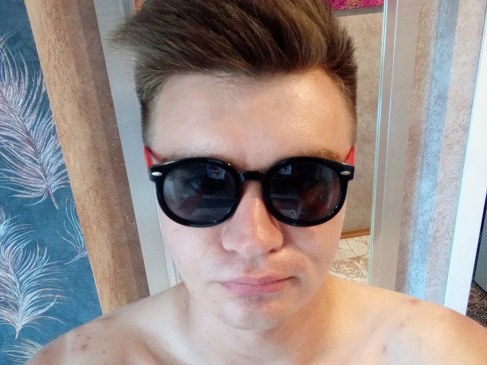 Adrian_gray_ Chatroom