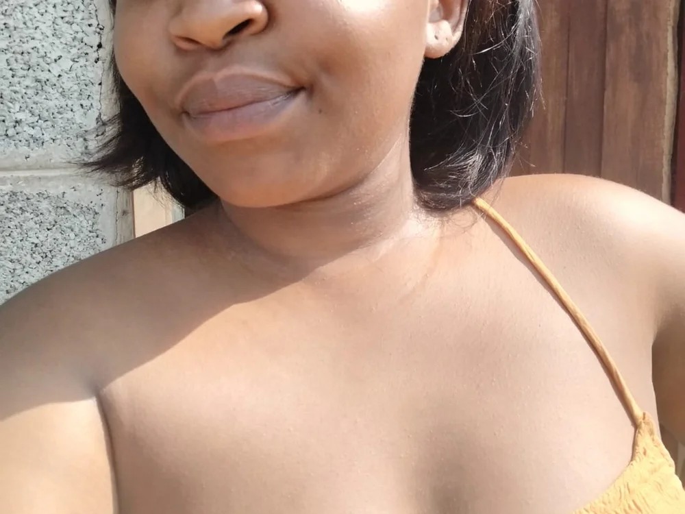 African_Busty Chatroom