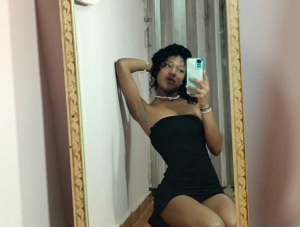 Agatha_Amaya Chatroom