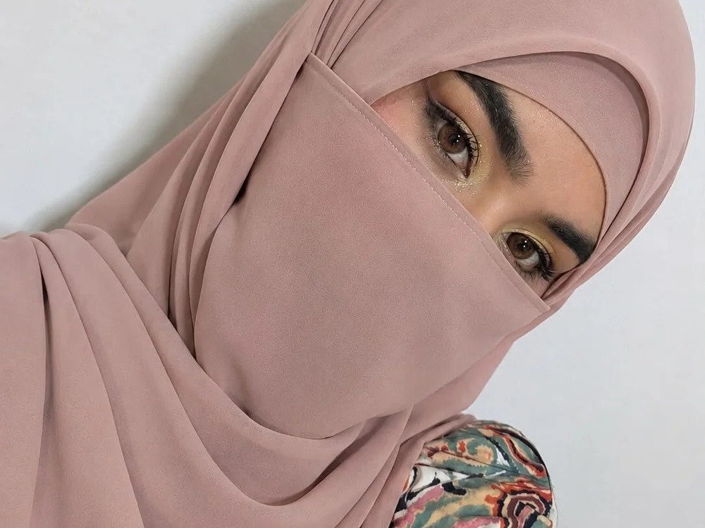 Aisha-Zayed Chatroom