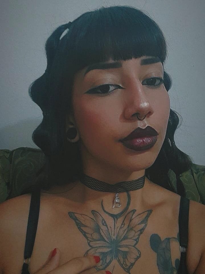 Aisha_Miller18 Chatroom