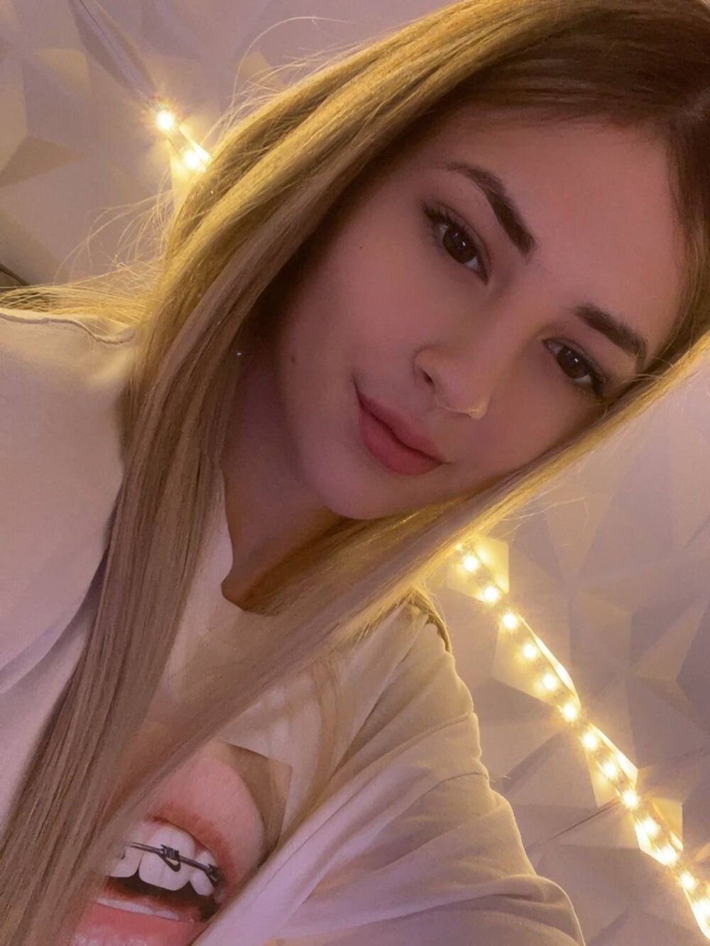 Aishha_ Chatroom