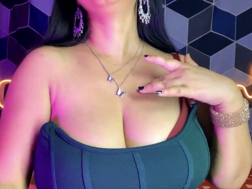 Aishwarya_05 Chatroom
