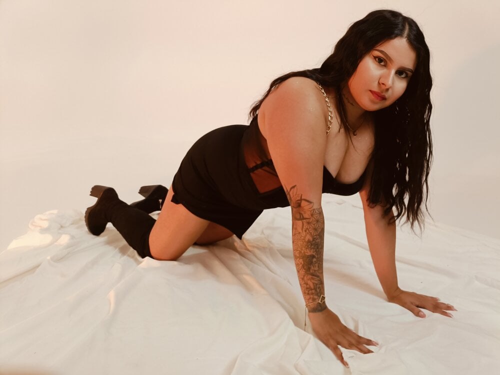 AitanaVelasquez Chatroom