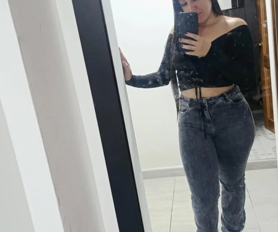 Alaia_Ferrer22 Chatroom