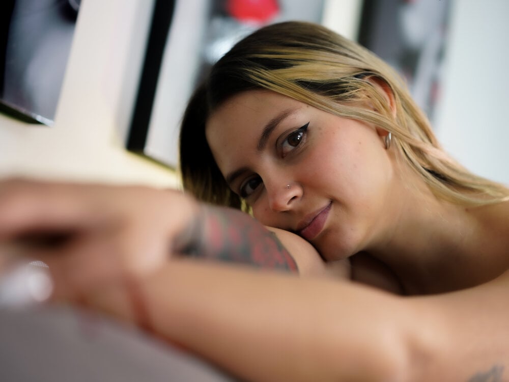 AlanaGarcia19 Chatroom