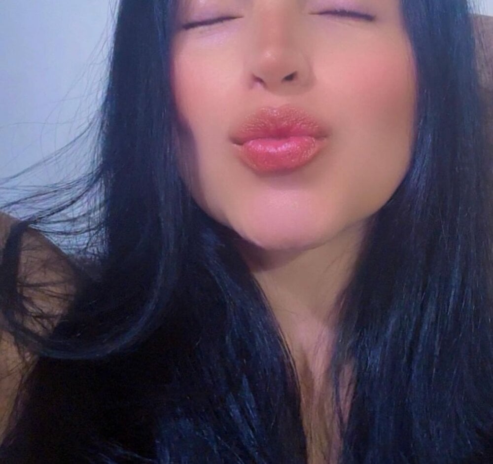 Alana_Mitchell Chatroom