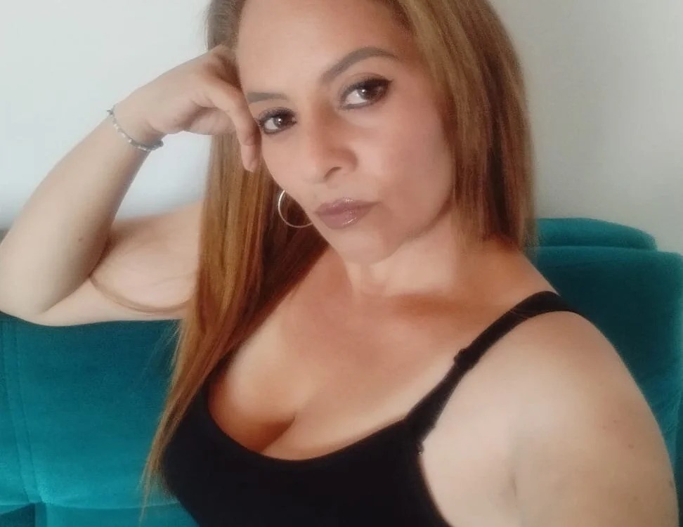 AlannaMore Chatroom