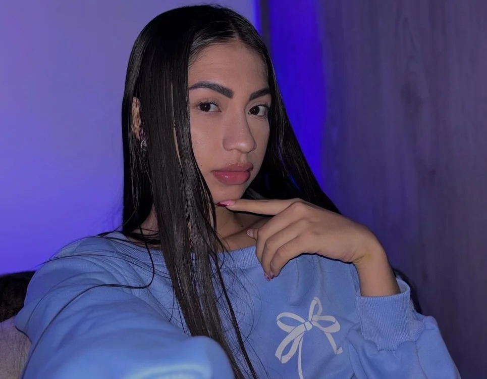 Alannah_ Chatroom