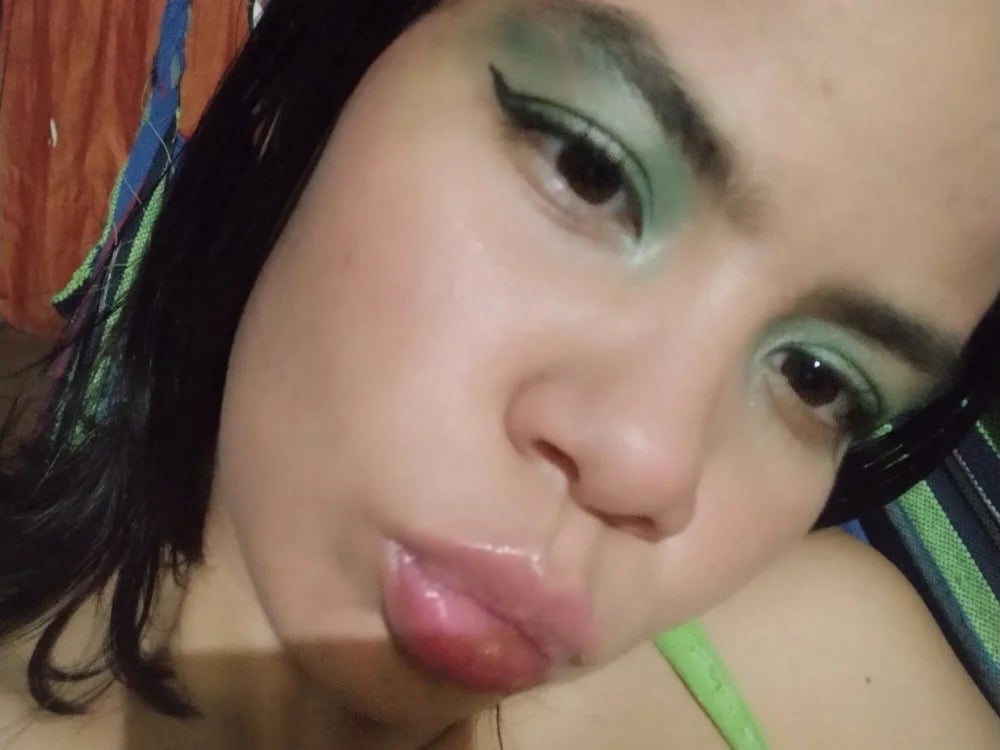 Alejandra2728 Chatroom