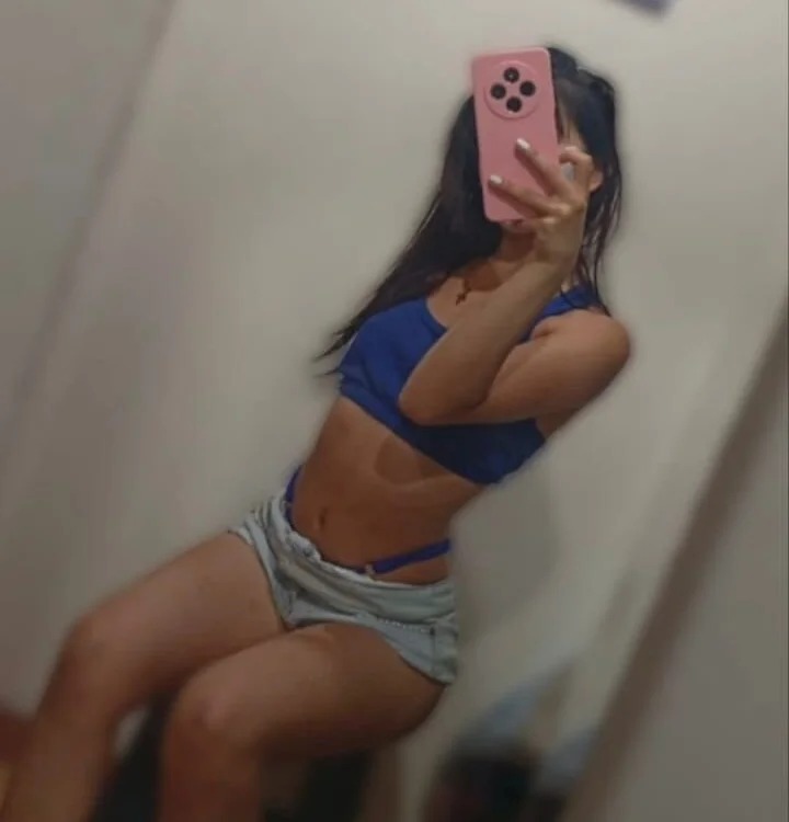 AlejandraBloom Chatroom