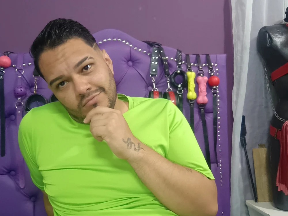 Alejandro_bdsm Chatroom