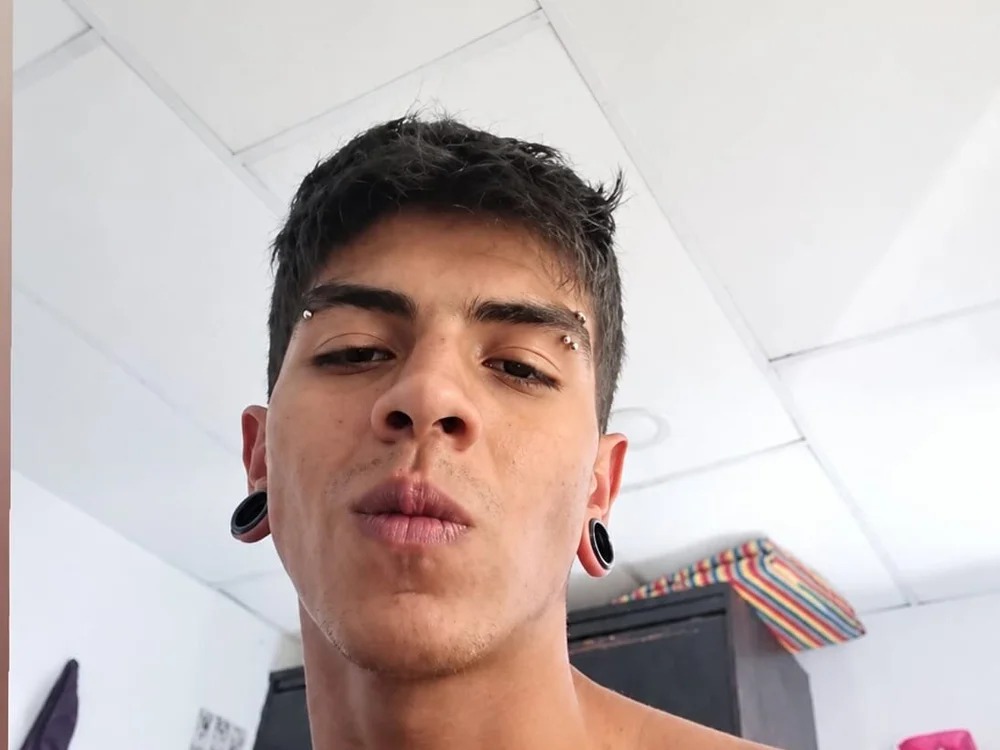 Alejo9876 Chatroom