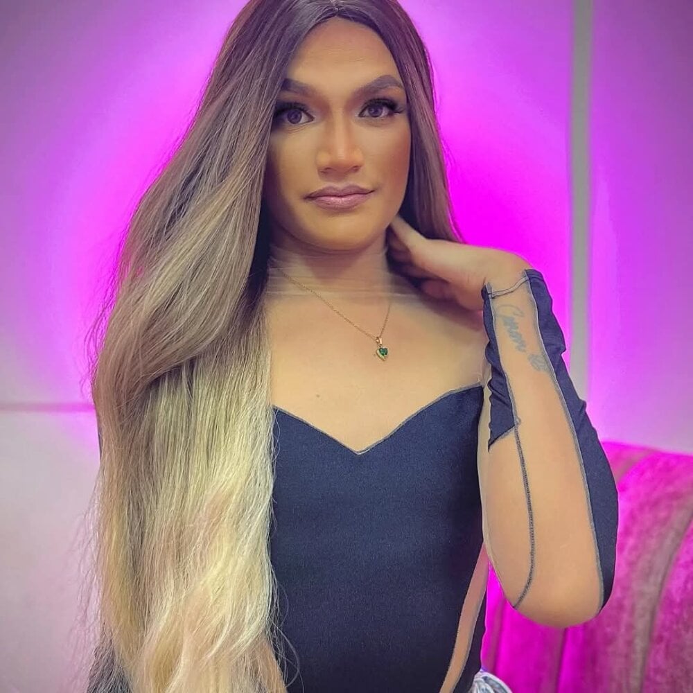Alessandra_TransGirl Chatroom