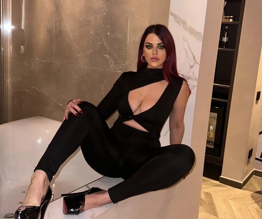 Alessia-Bloom Chatroom