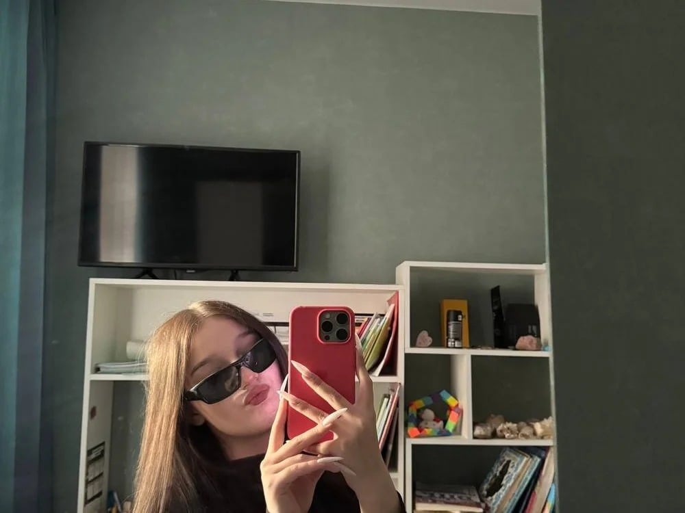 AlexaMax Chatroom