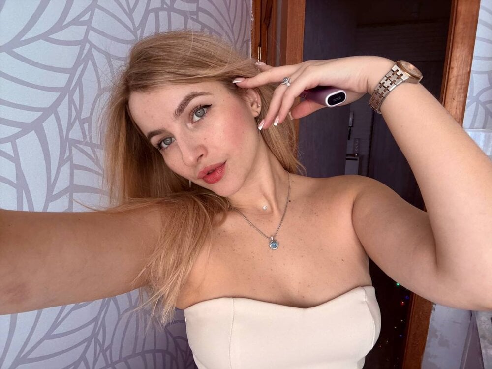 AlexaMoonshine Chatroom