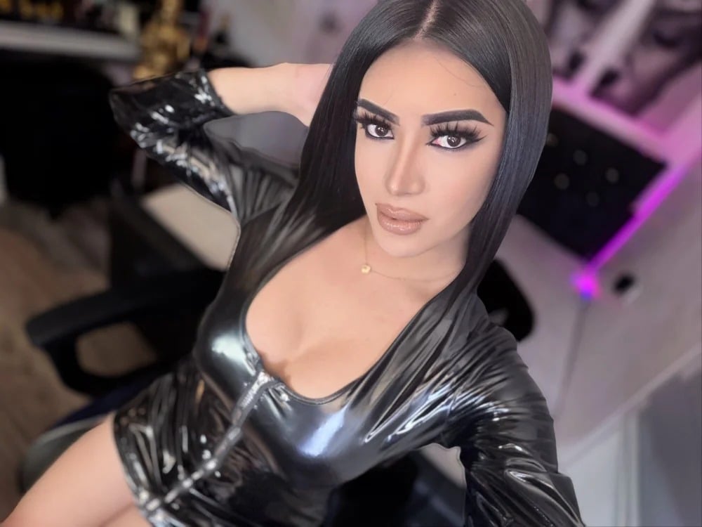 AlexaWhitmore Chatroom
