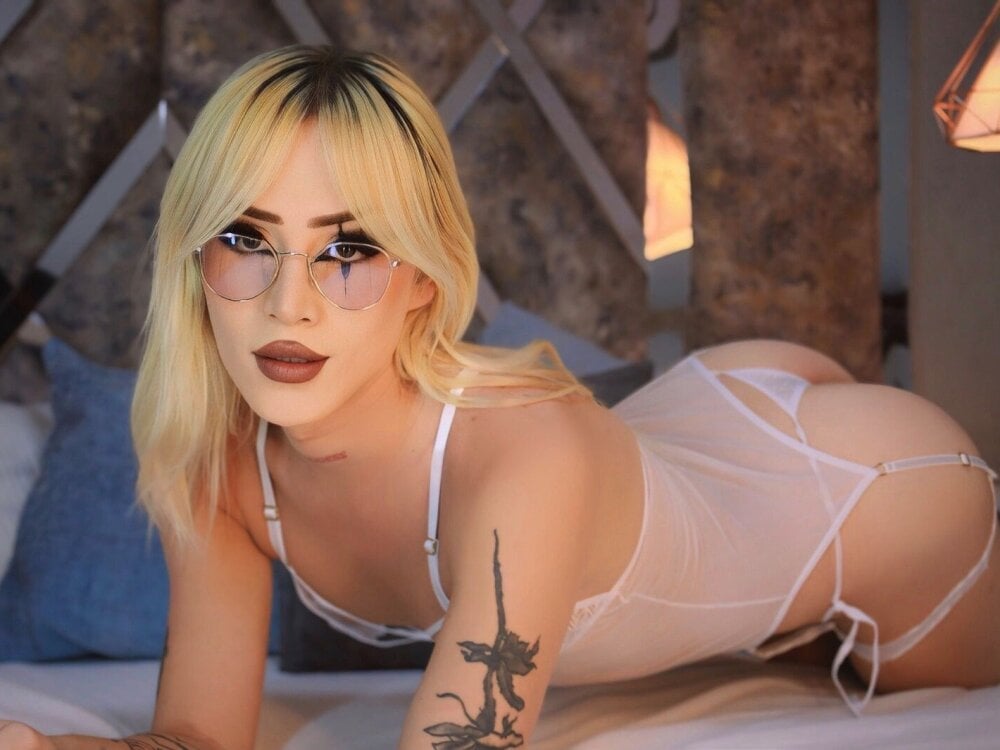 AlexaWiinter Chatroom