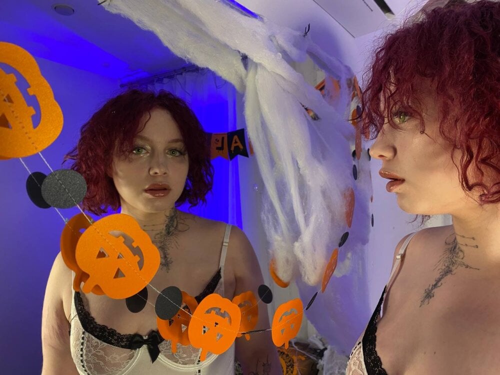 Alexa_Nora Chatroom