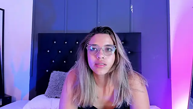 Alexa__Blue Chatroom