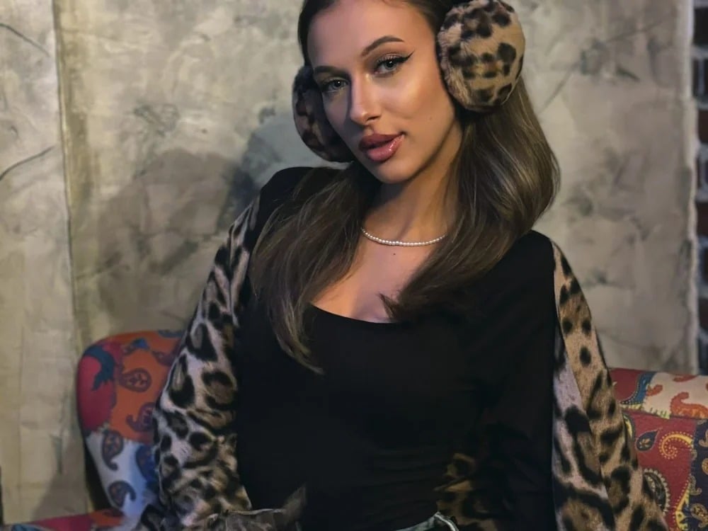 AlexiaPink Chatroom
