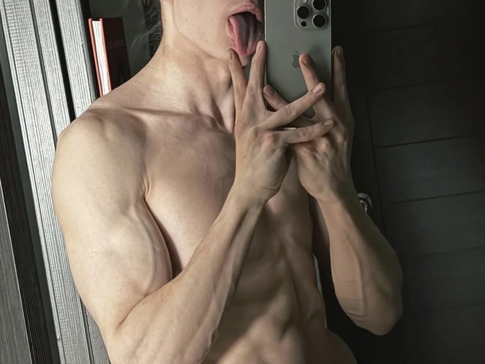 AlexxWine Chatroom