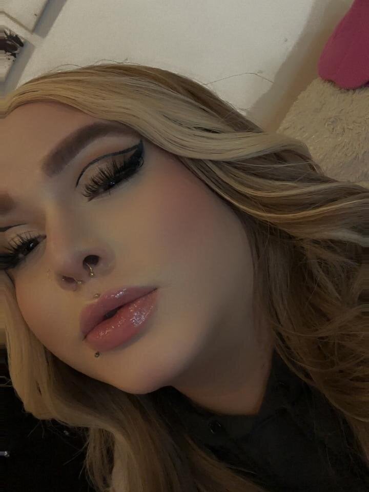 AliDreams22 Chatroom