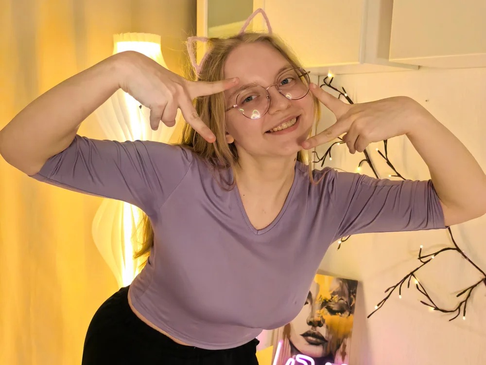 AlicaCohill Chatroom