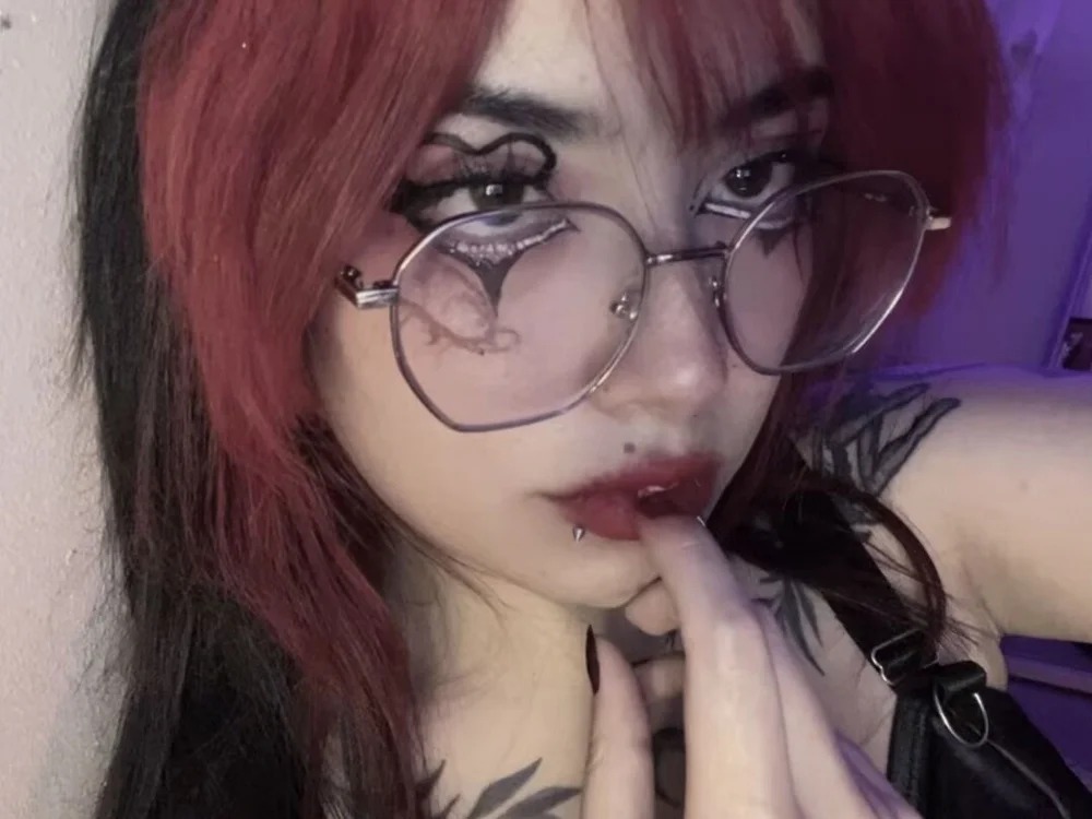 Alice_digitaldemon Chatroom