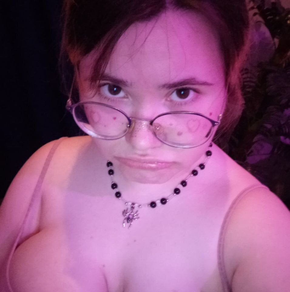 Alice_smile_for_me Chatroom